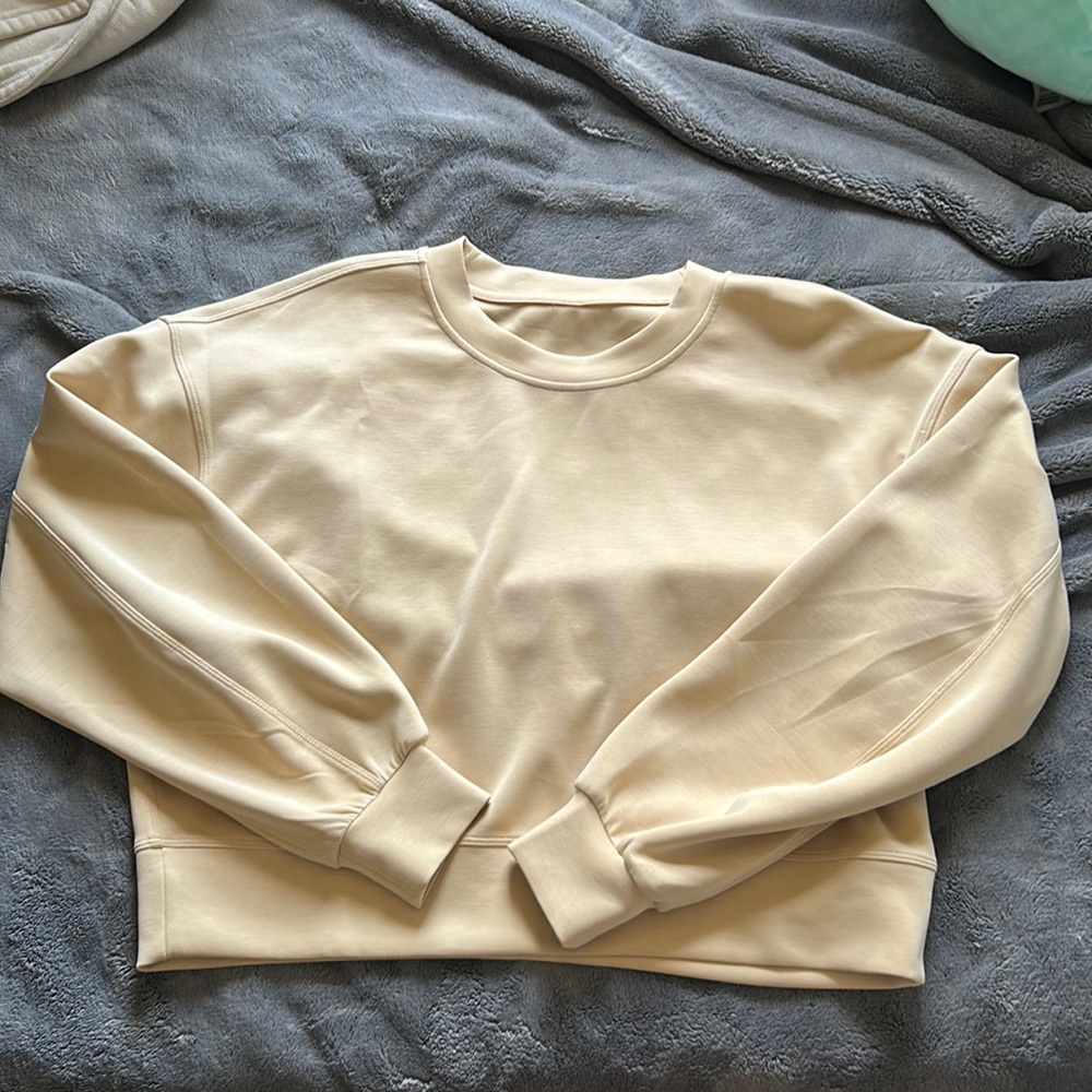 Lululemon perfectly oversized cropped soft stream crew